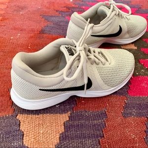 Nike Revolution 4 Running Shoe